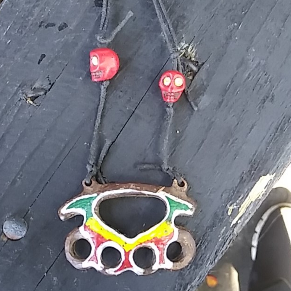 Coconut knuckles necklace